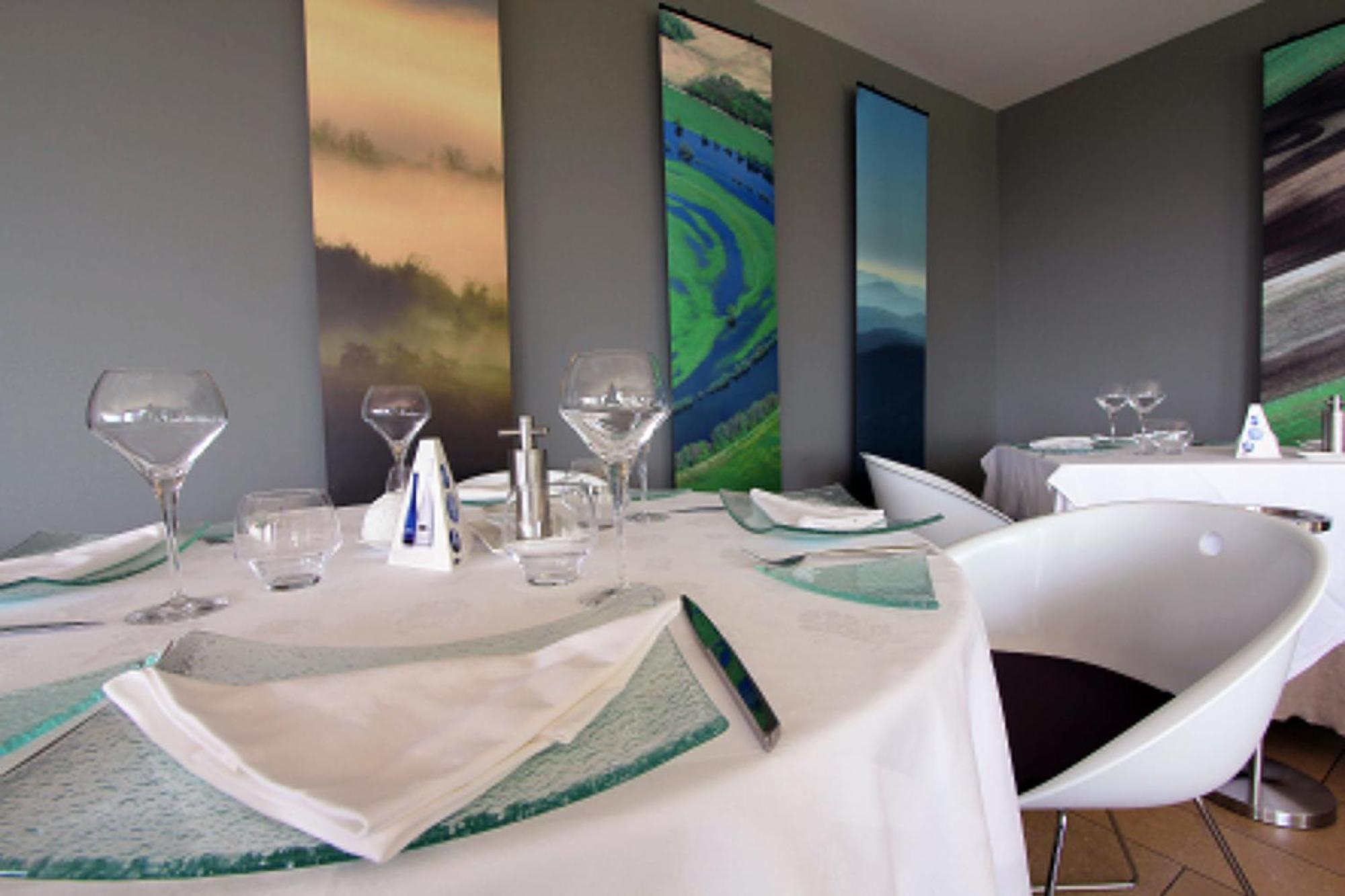 Hotel Restaurant La Montagne De Brancion Martailly-lès-Brancion Restaurant bilde